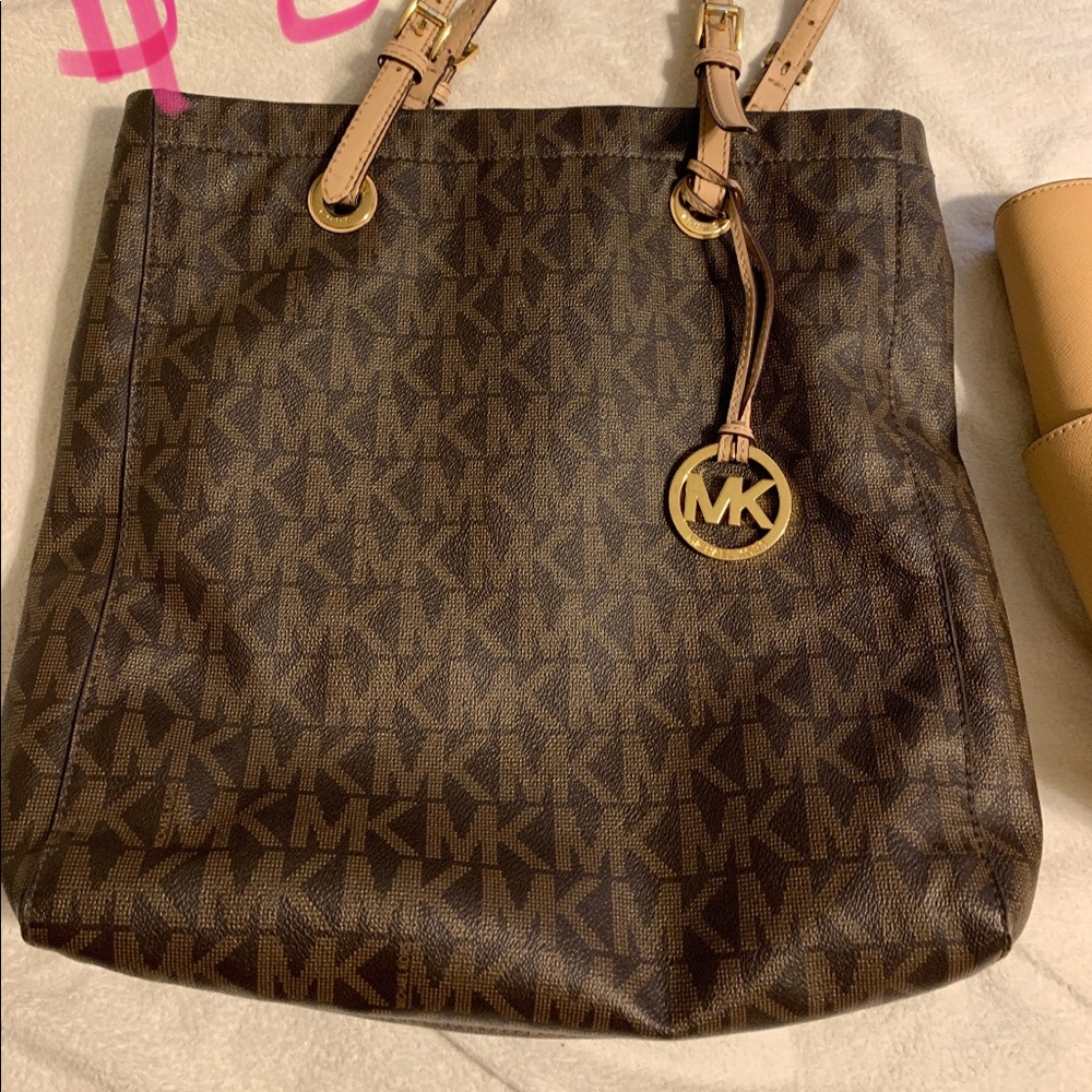 MK tote